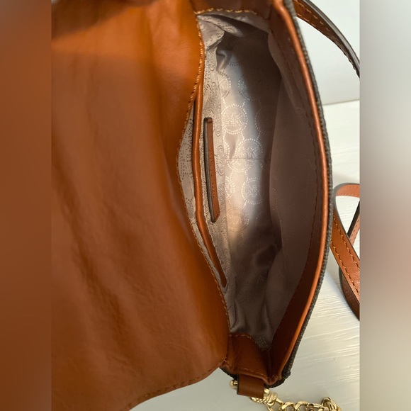 Small Michael Kors Logo Bag - Picture 4 of 6